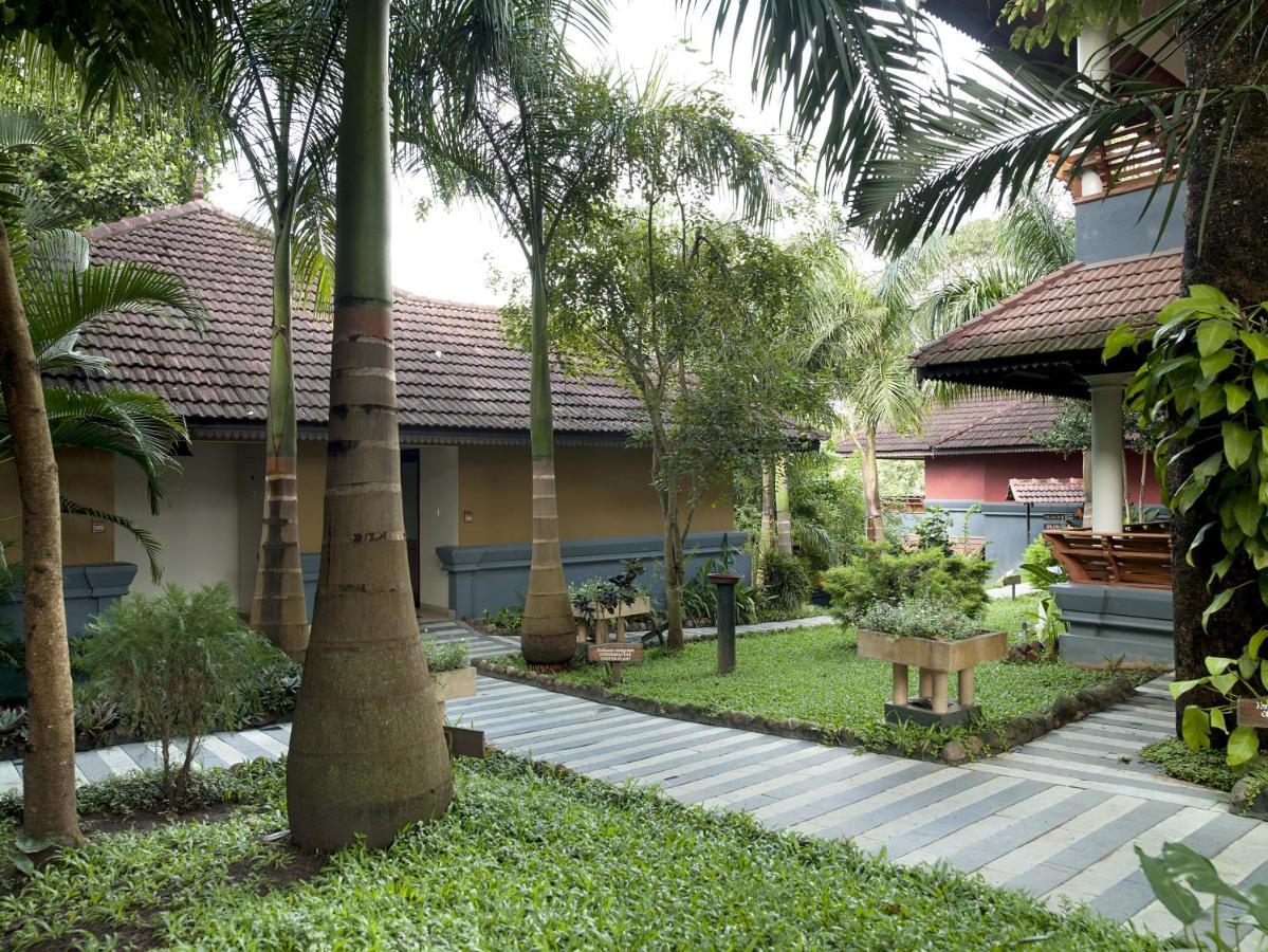 Elephant Court Thekkady Exteriör bild