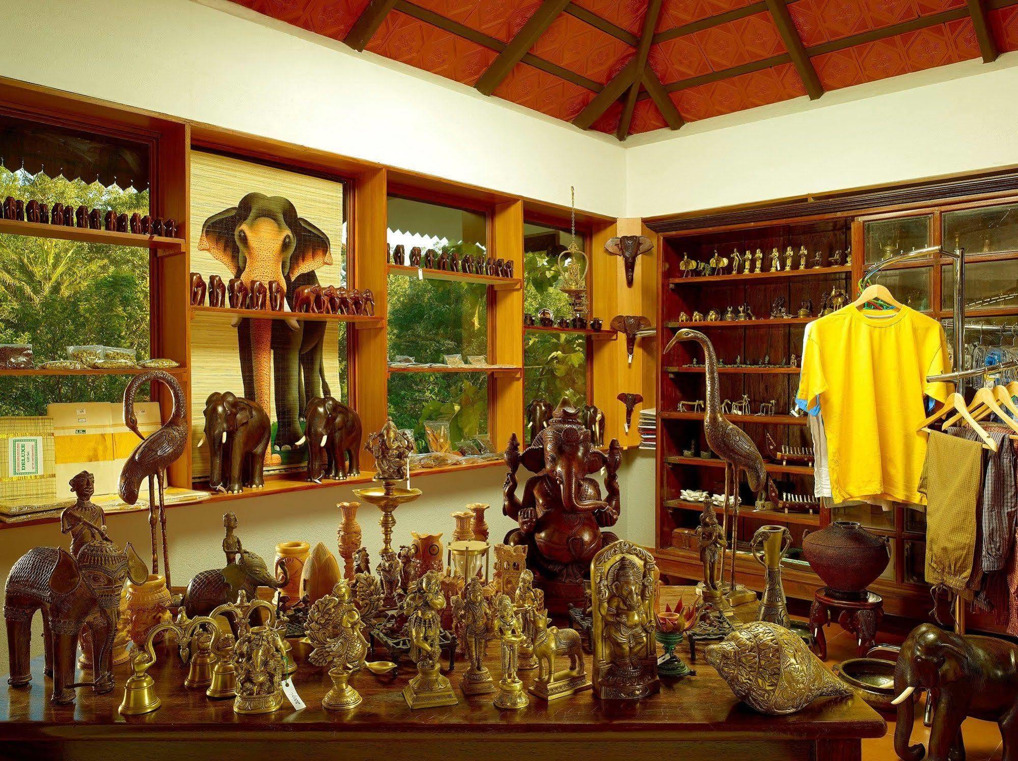 Elephant Court Thekkady Exteriör bild